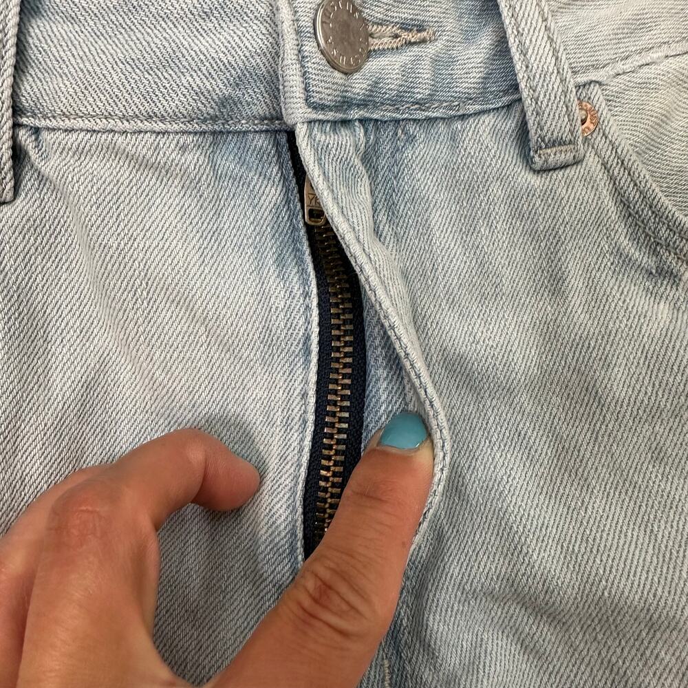 JUST USA Light Wash Cut Off Distressed Denim Shorts - Picture 3 of 7